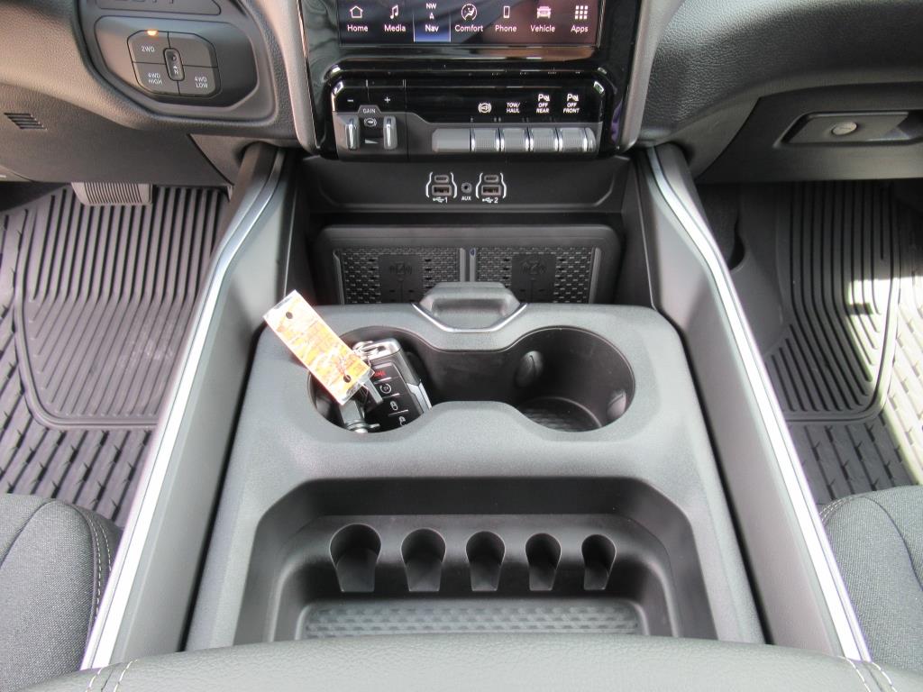 2025 Ram 2500 Big Horn photo 22