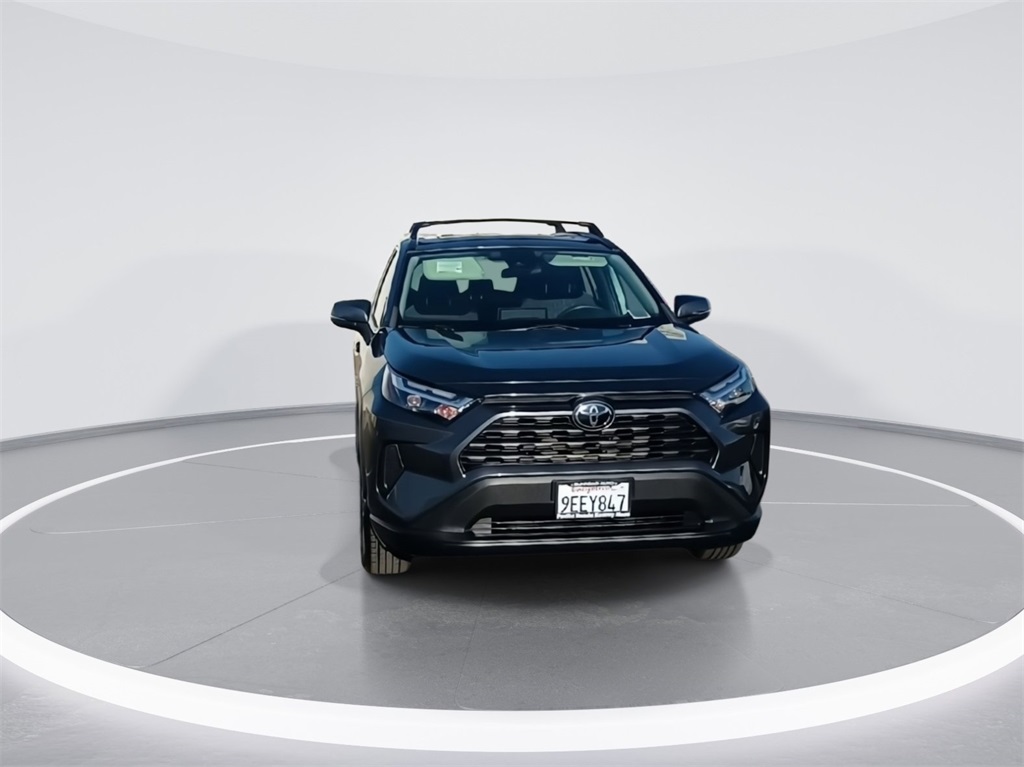 2022 Toyota RAV4 XLE photo 4