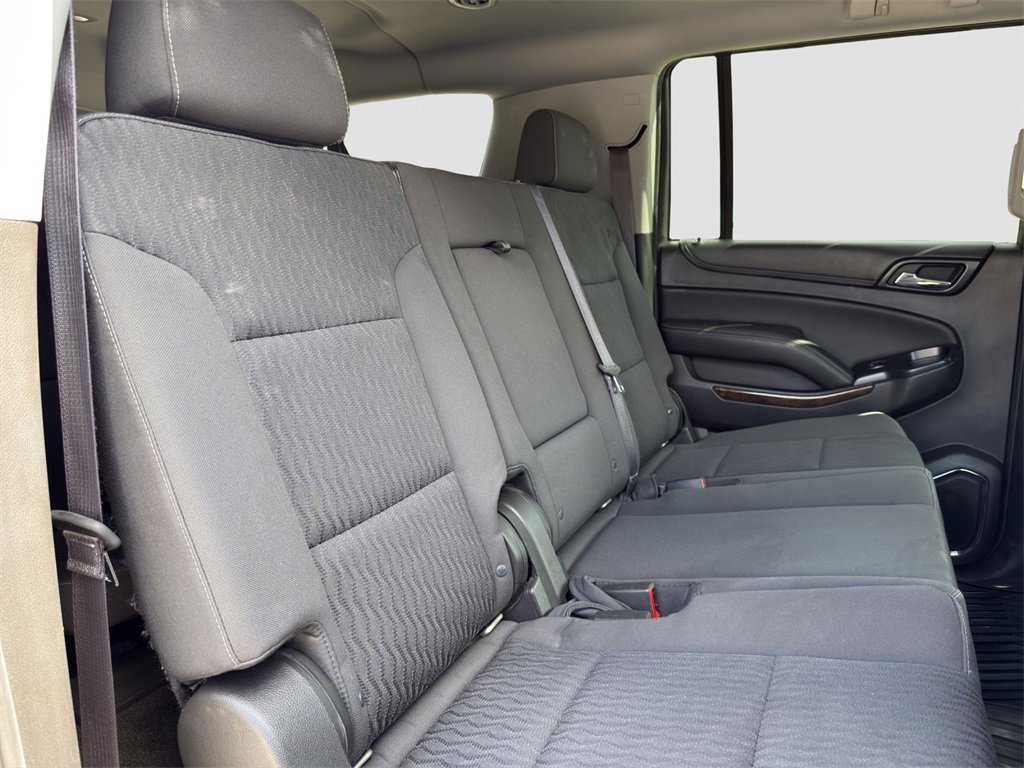 2017 Chevrolet Suburban LS photo 17