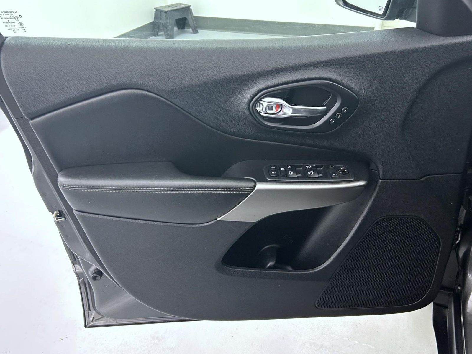 2019 Jeep Cherokee Limited photo 9