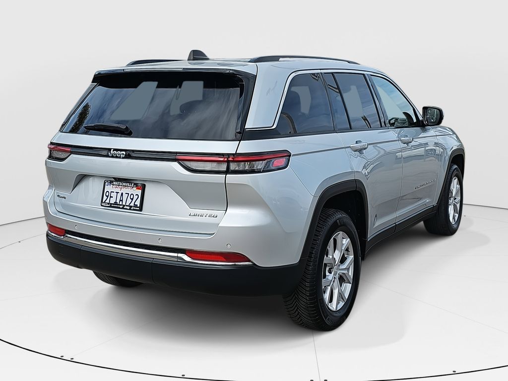 2023 Jeep Grand Cherokee Limited photo 3