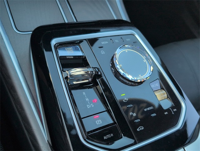 Used 2023 Alpine White BMW 760i xDrive image 26