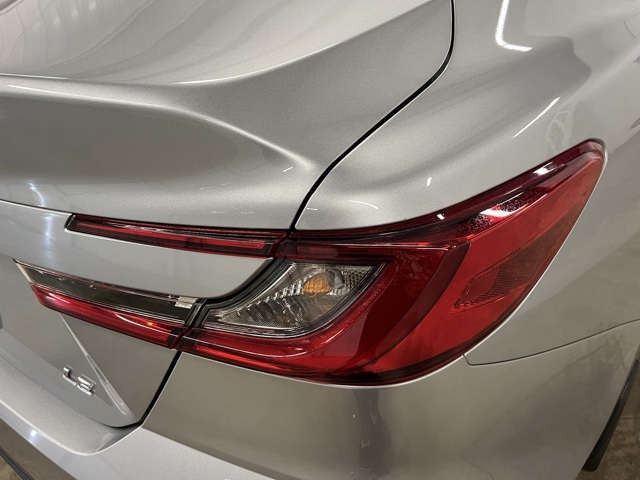 2025 Toyota Camry LE photo 2