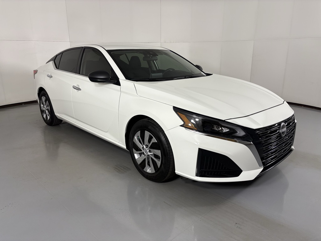 2025 Nissan Altima 2.5 S photo 2