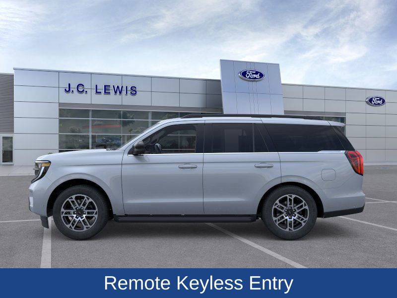 2025 Ford Expedition photo 4