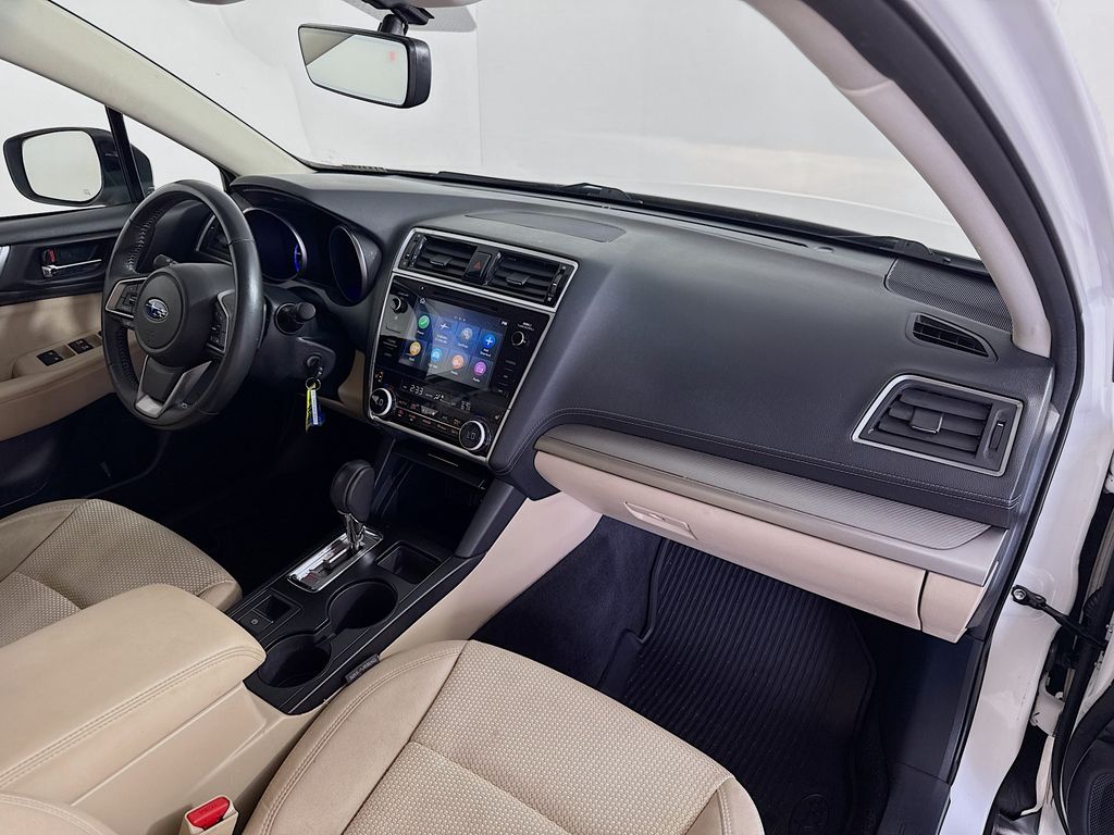 2019 Subaru Outback Premium photo 28