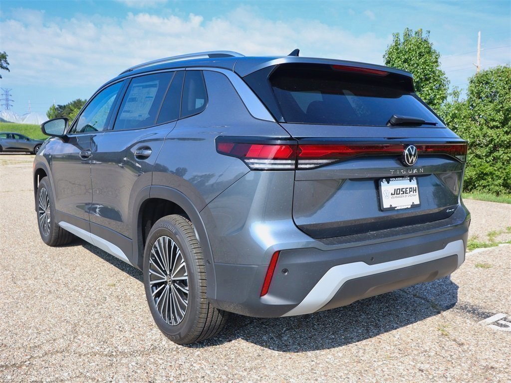 2025 Volkswagen Tiguan S photo 3