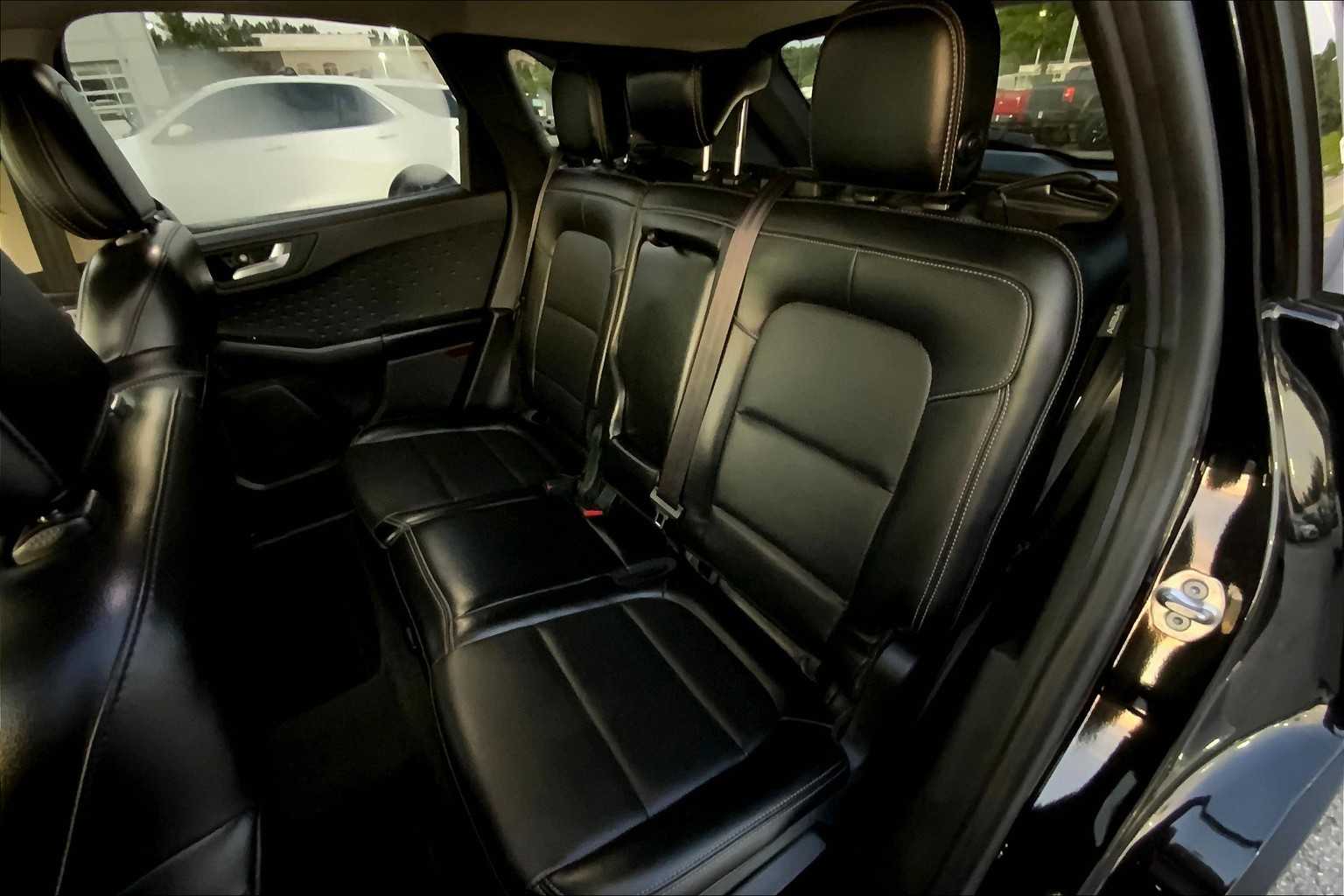 2020 Ford Escape SEL photo 18