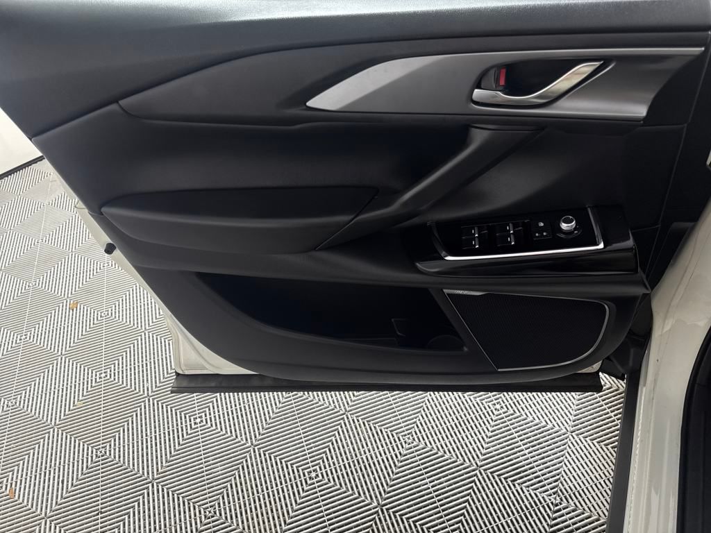 2020 Mazda CX-9 Touring photo 8