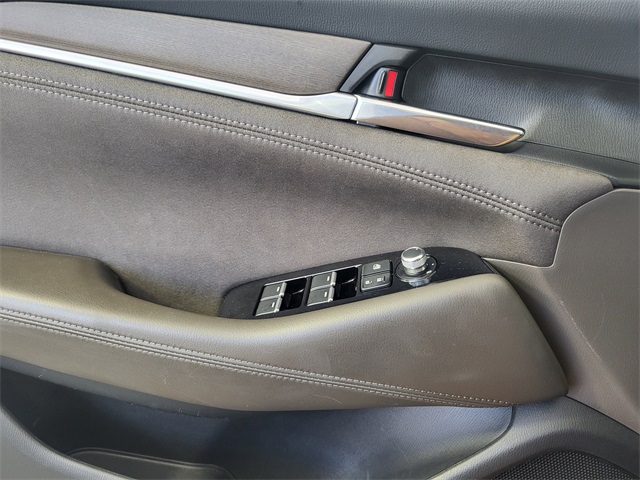 2018 Mazda Mazda6 Signature photo 7