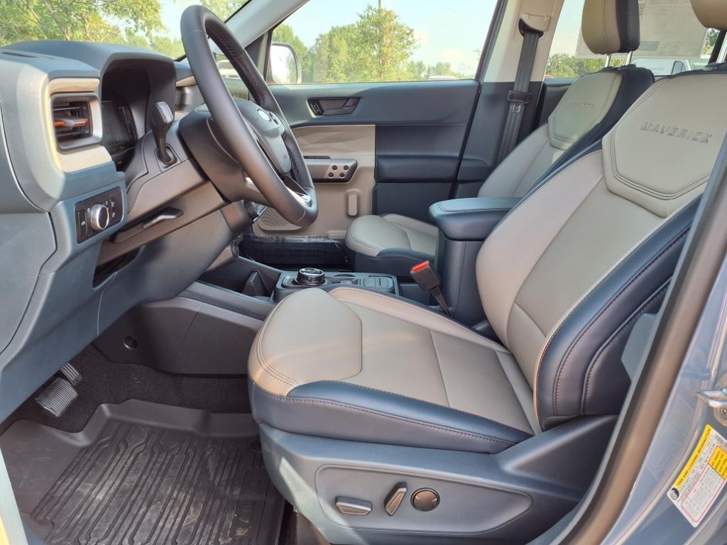 2025 Ford Maverick Lariat photo 3