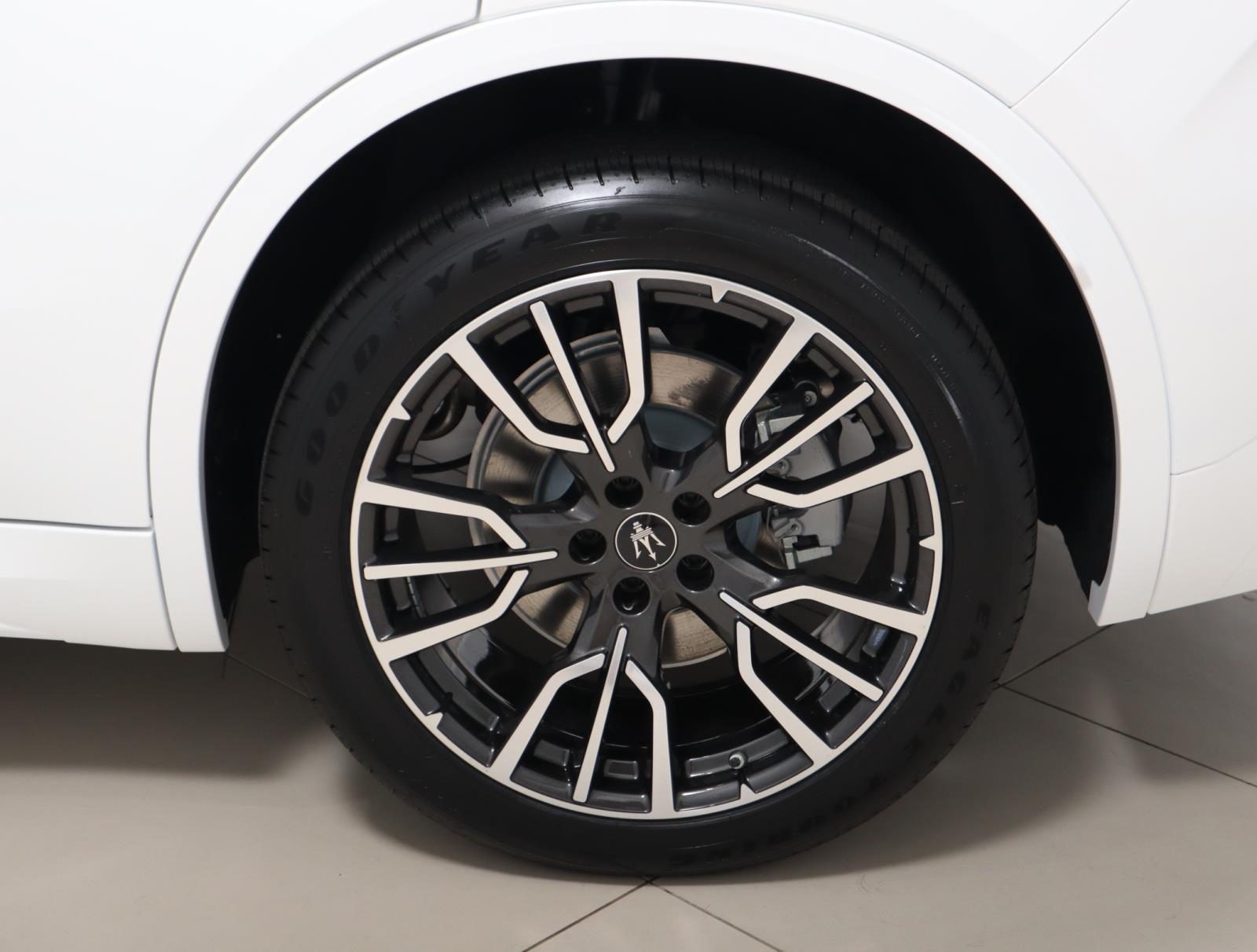 2025 Maserati Grecale photo 9