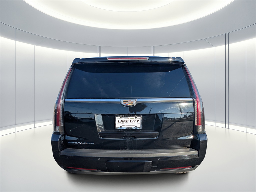 2018 Cadillac Escalade Luxury photo 4