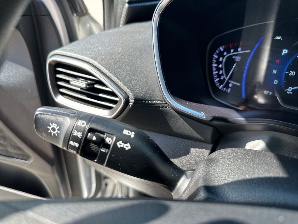 2019 Hyundai Santa Fe SEL photo 16
