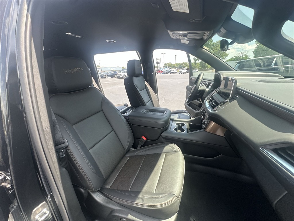 2024 Chevrolet Suburban High Country photo 23