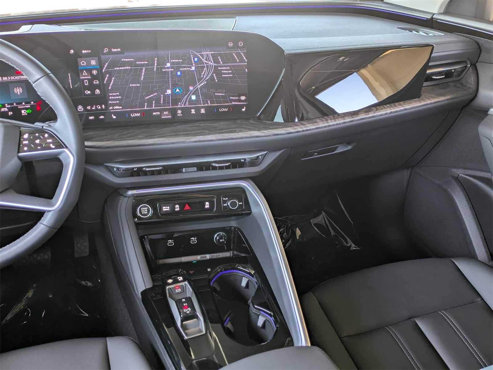 2025 Audi Q5 2.0T Premium Plus photo 2