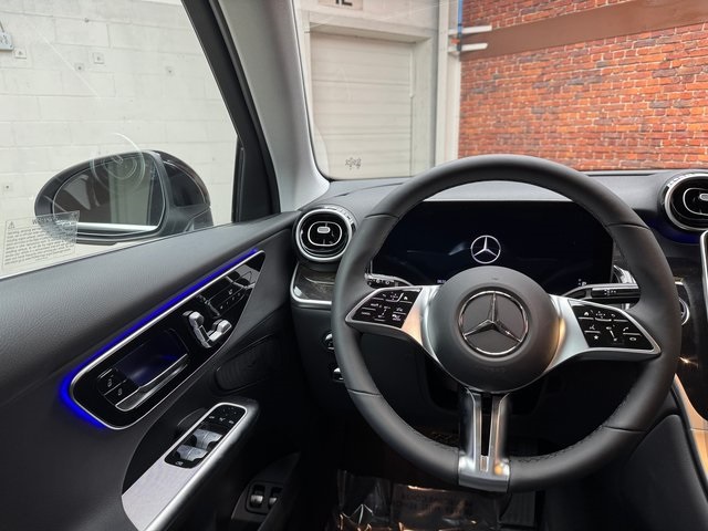 2025 Mercedes Benz GLC 350e 4MATIC photo 13