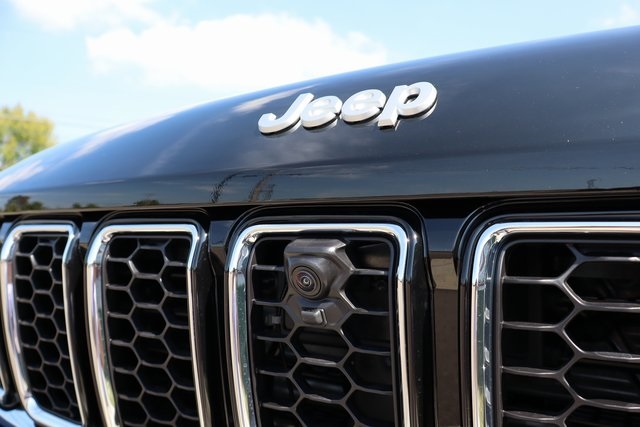 2025 Jeep Grand Cherokee Overland photo 5