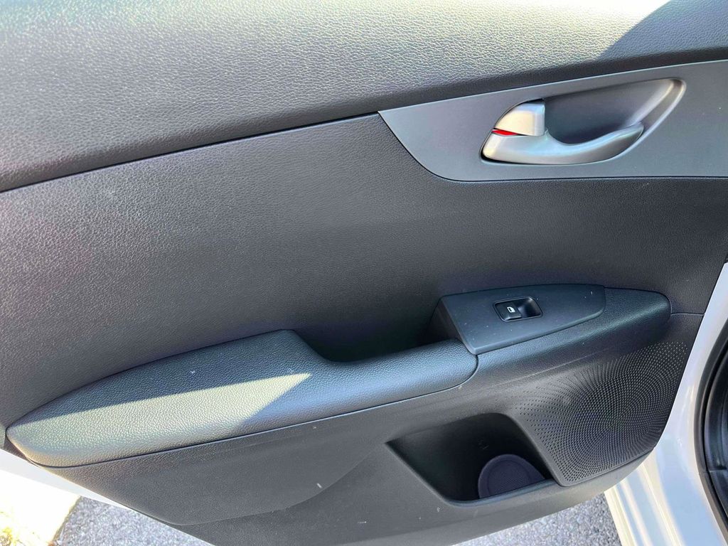 2021 Kia Forte LXS photo 5
