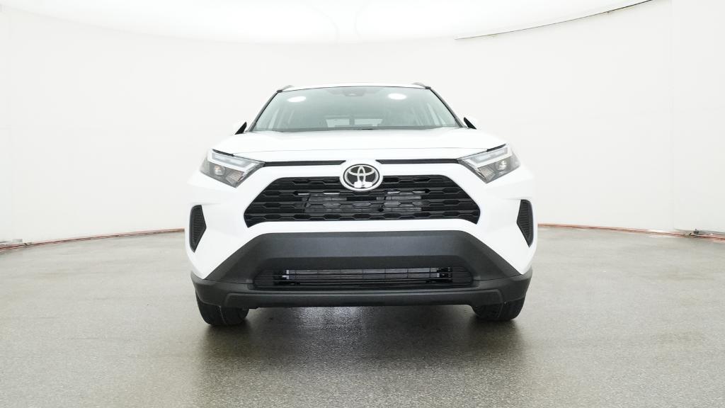 2025 Toyota RAV4 XLE photo 3