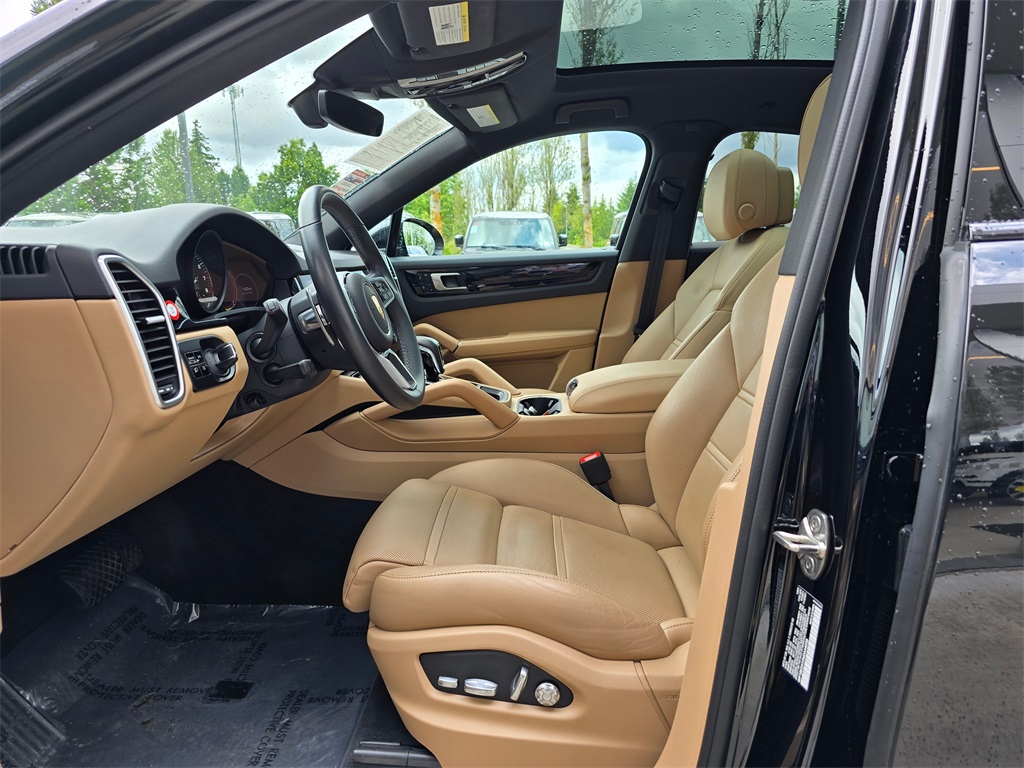 2021 Porsche Cayenne E-Hybrid Coupe Base photo 23