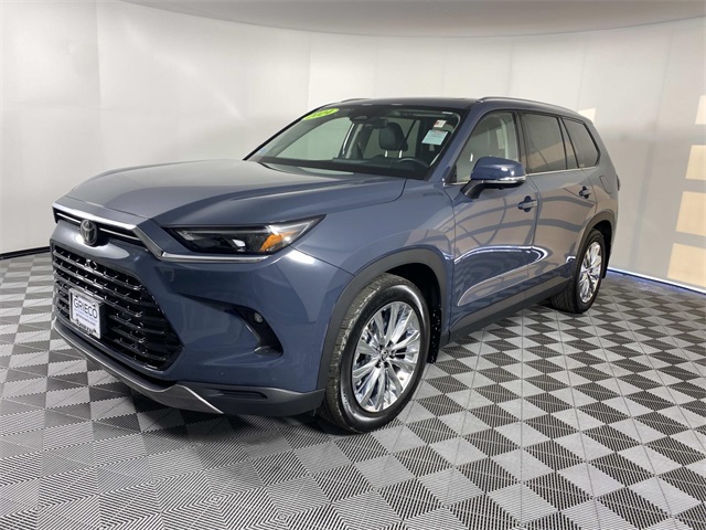 2024 Toyota Grand Highlander Platinum photo 2