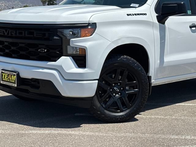 2023 Chevrolet Silverado 1500 Custom photo 3