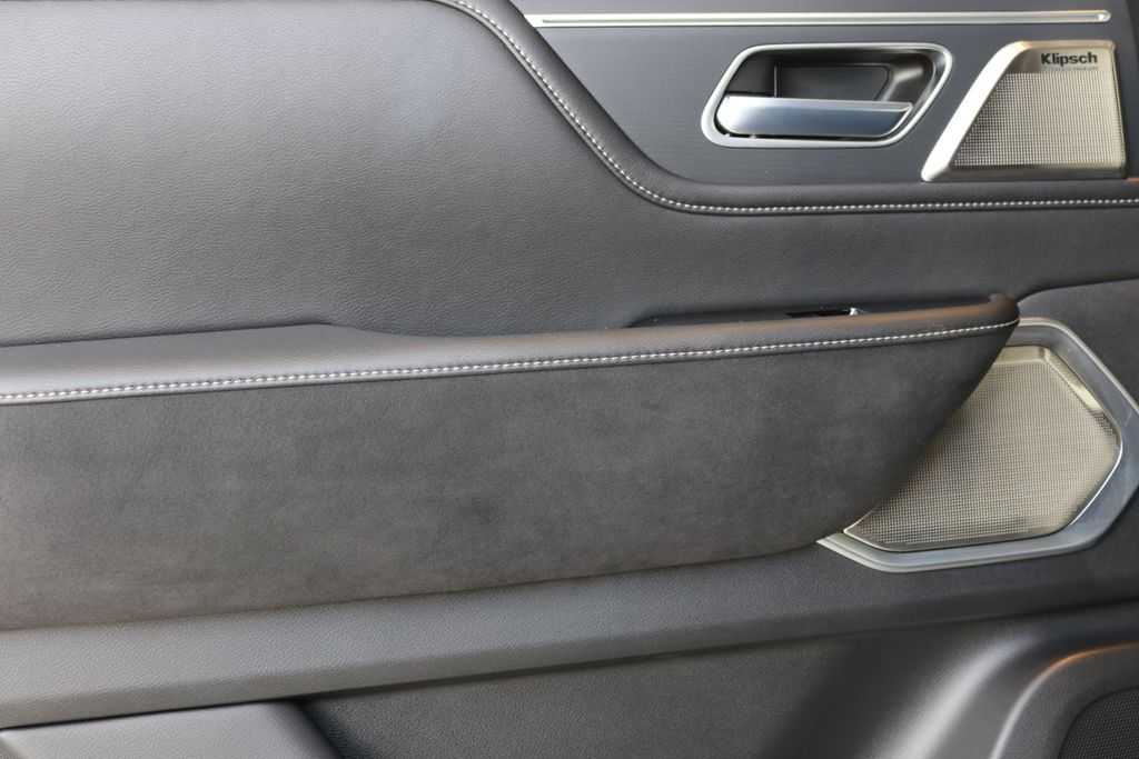 2025 Infiniti QX80 Sensory photo 23