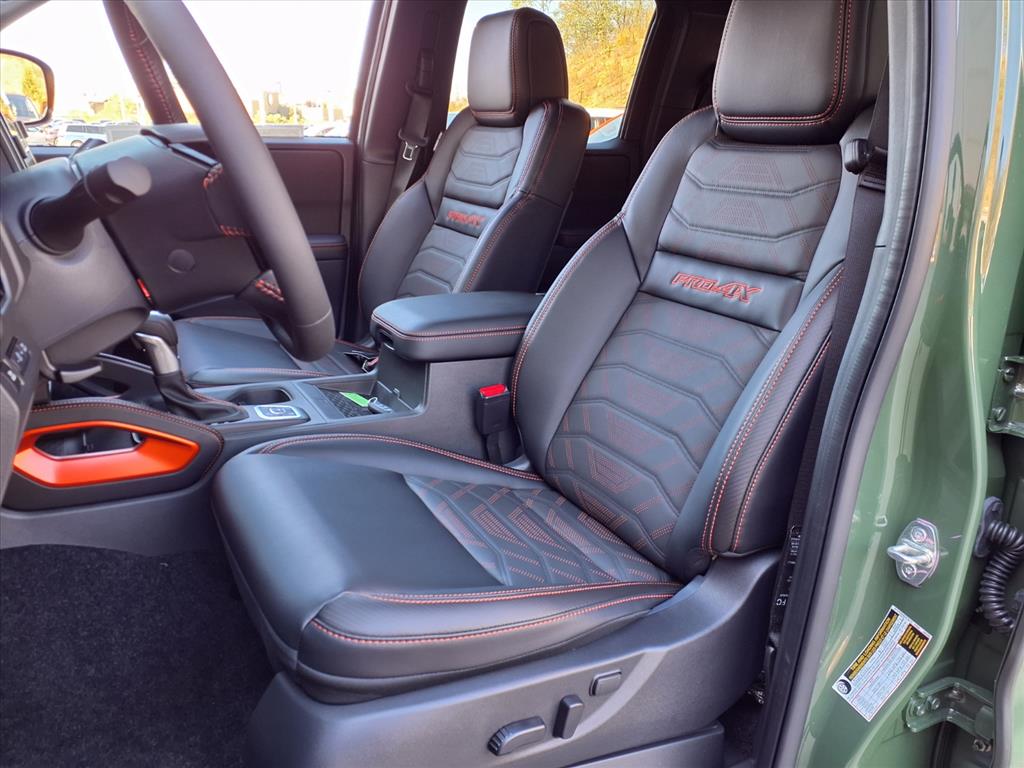 2026 Nissan Frontier PRO-4X photo 4