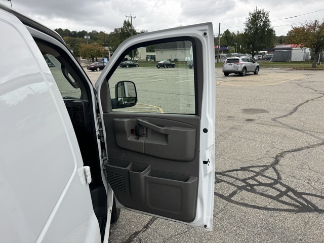 2021 Gmc Savana 2500 Cargo photo 11