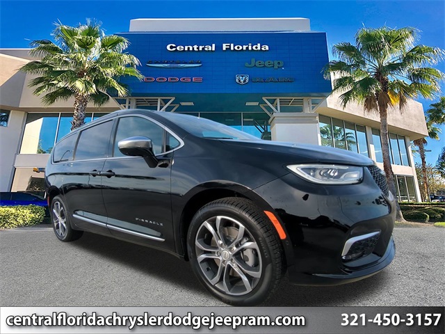 2026 Chrysler Pacifica Pinnacle's photo