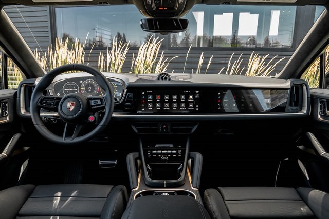 2025 Porsche Cayenne Turbo GT photo 9