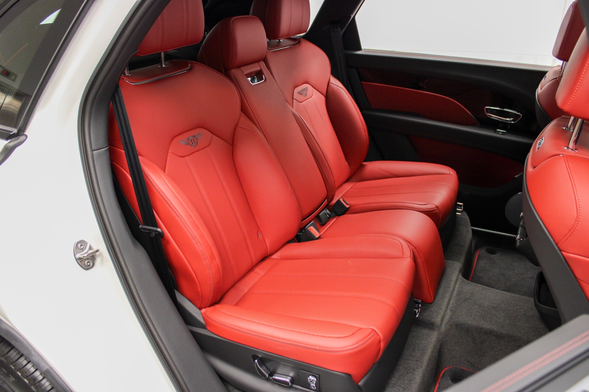 2024 Bentley Bentayga EWB photo 29