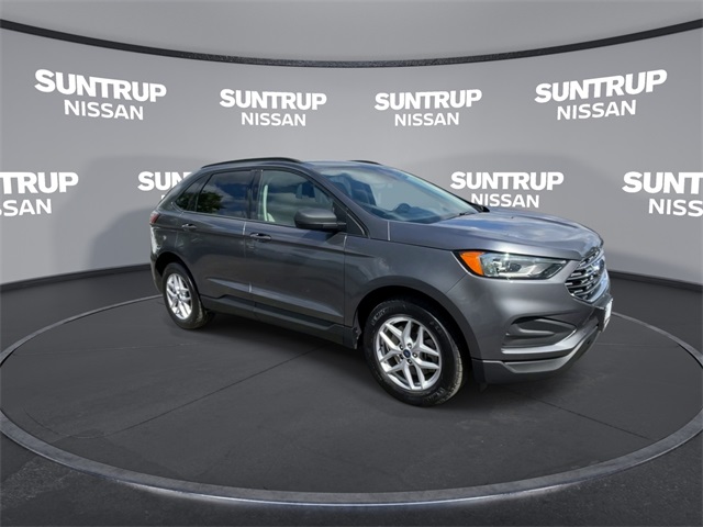 2022 Ford Edge SE photo 2