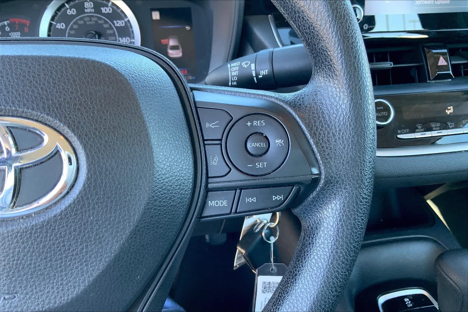 2021 Toyota Corolla LE photo 22
