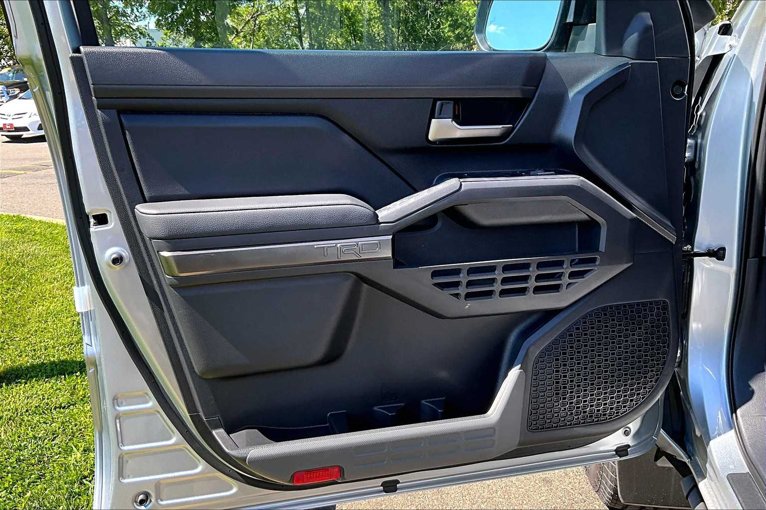 2025 Toyota Tacoma TRD Off-Road 4x4 Double Cab photo 10