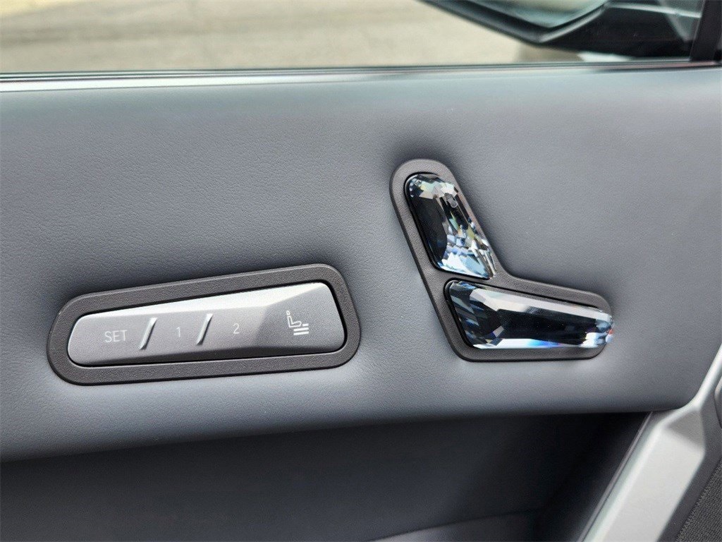 2025 Bmw iX photo 17