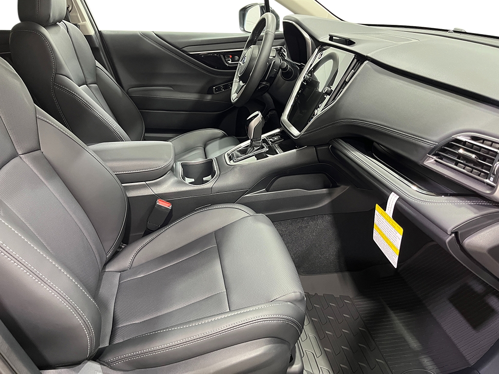 2025 Subaru Outback Limited XT photo 17