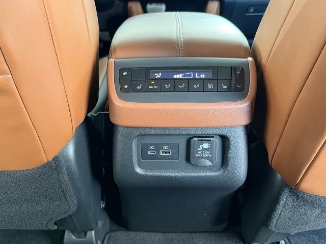 2022 Nissan Pathfinder Platinum photo 34