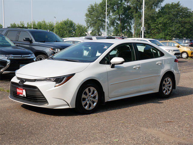 2024 Toyota Corolla LE photo 3