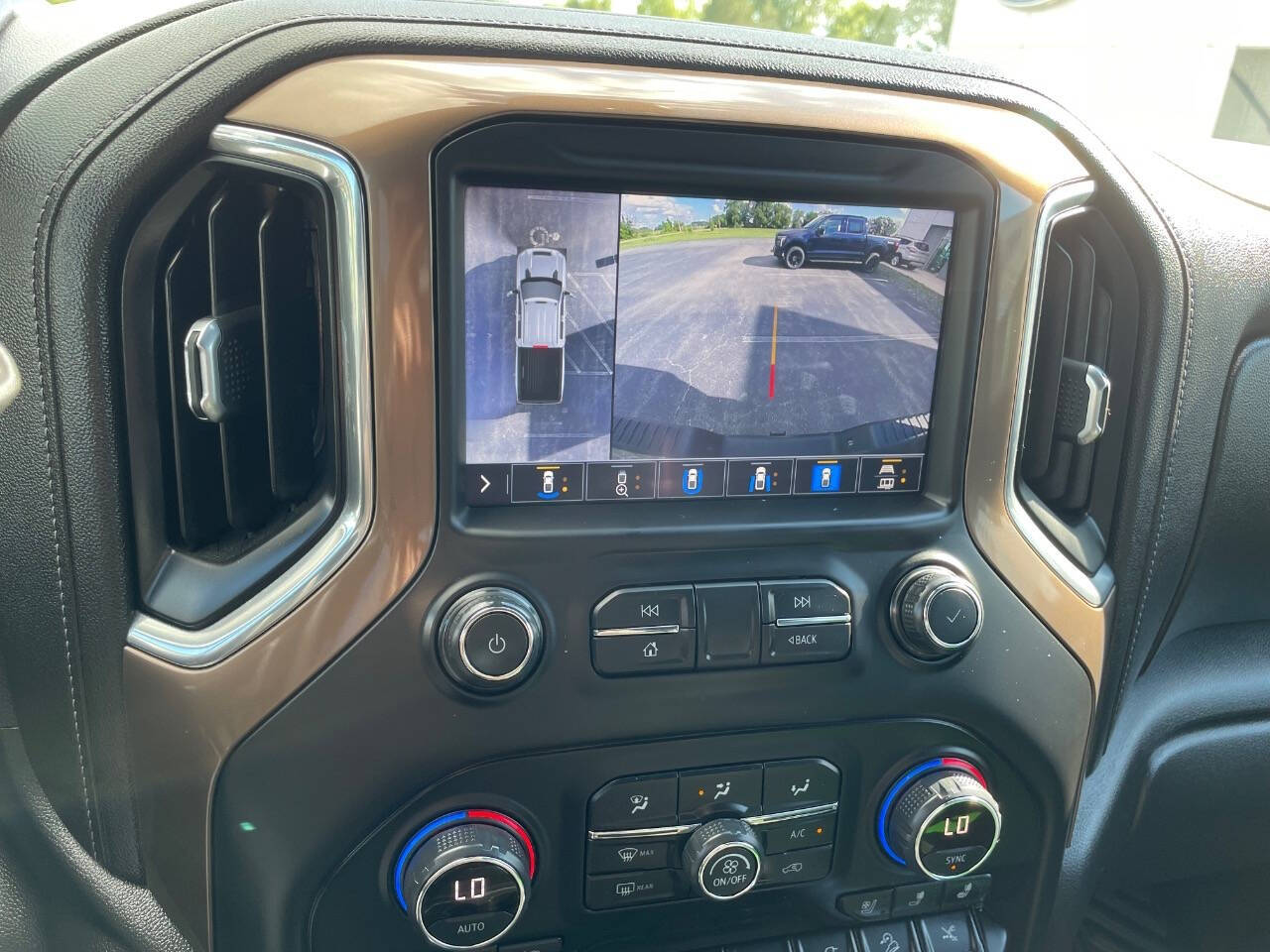 2021 Chevrolet Silverado 3500HD High Country photo 16