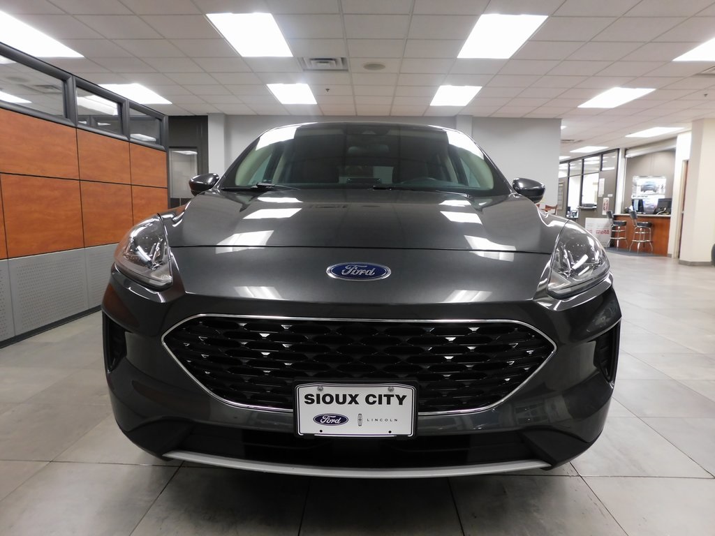 2020 Ford Escape SE photo 2