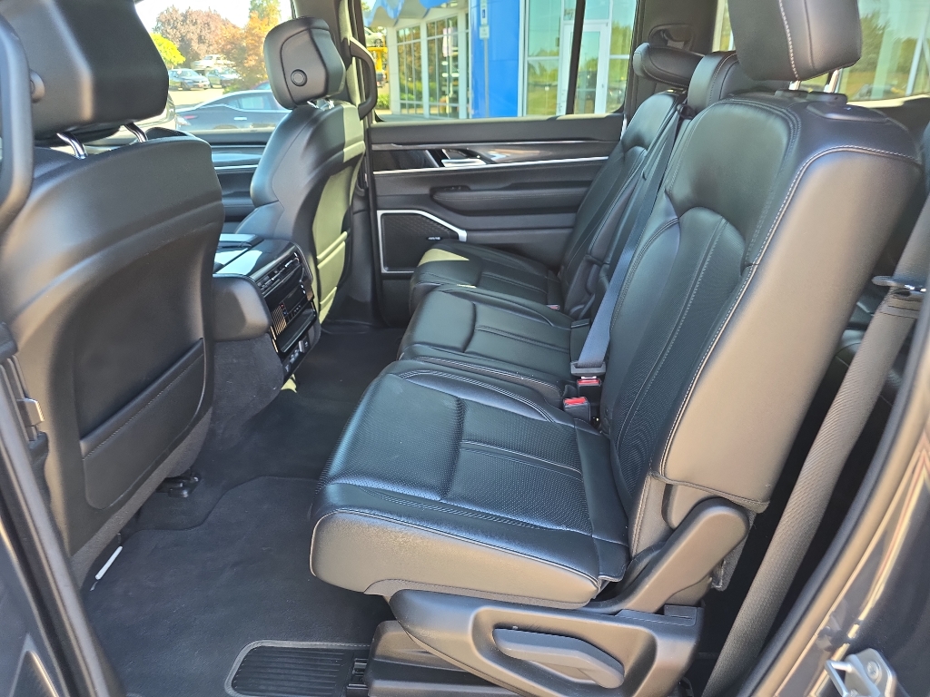 2022 Jeep Wagoneer Series I photo 16