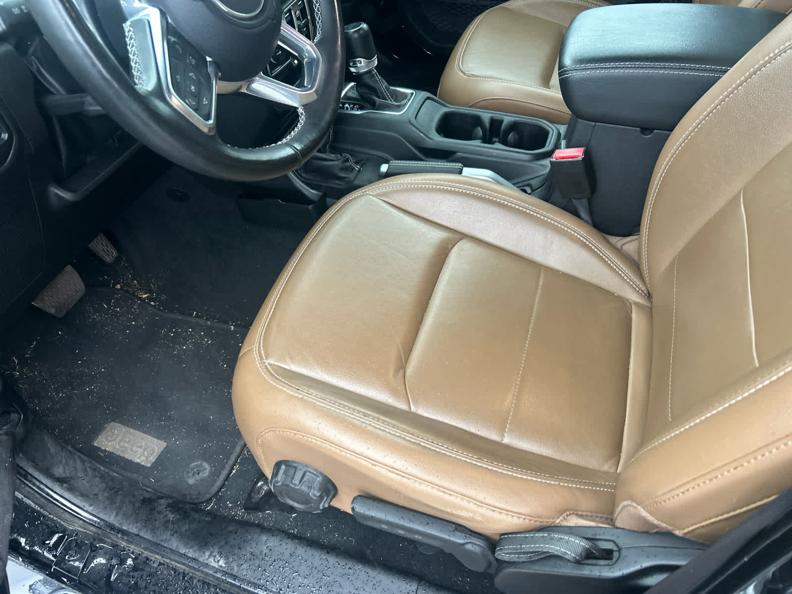 Used 2022 Jeep Gladiator Overland with VIN 1C6HJTFG4NL177556 for sale in Little Rock