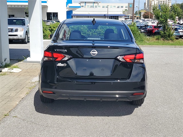 2025 Nissan Versa 1.6 SV photo 4