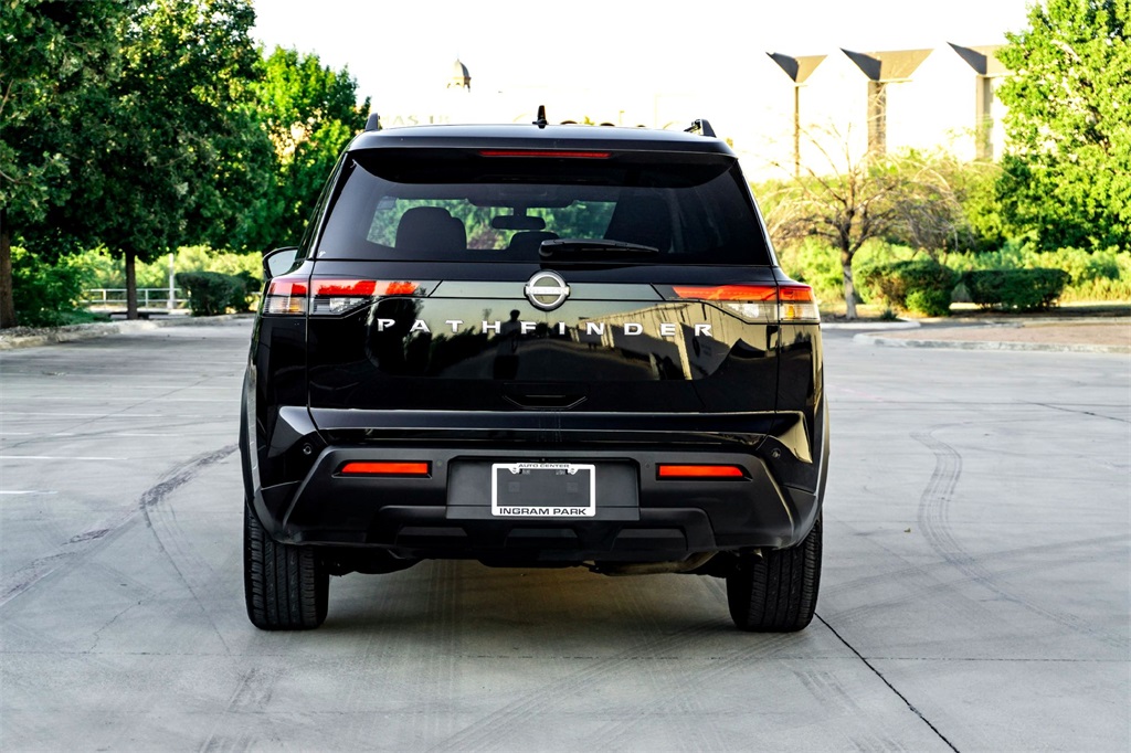 2025 Nissan Pathfinder SV photo 5