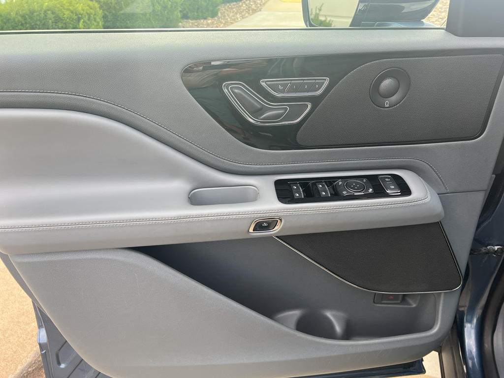 2020 Lincoln Aviator Reserve photo 15
