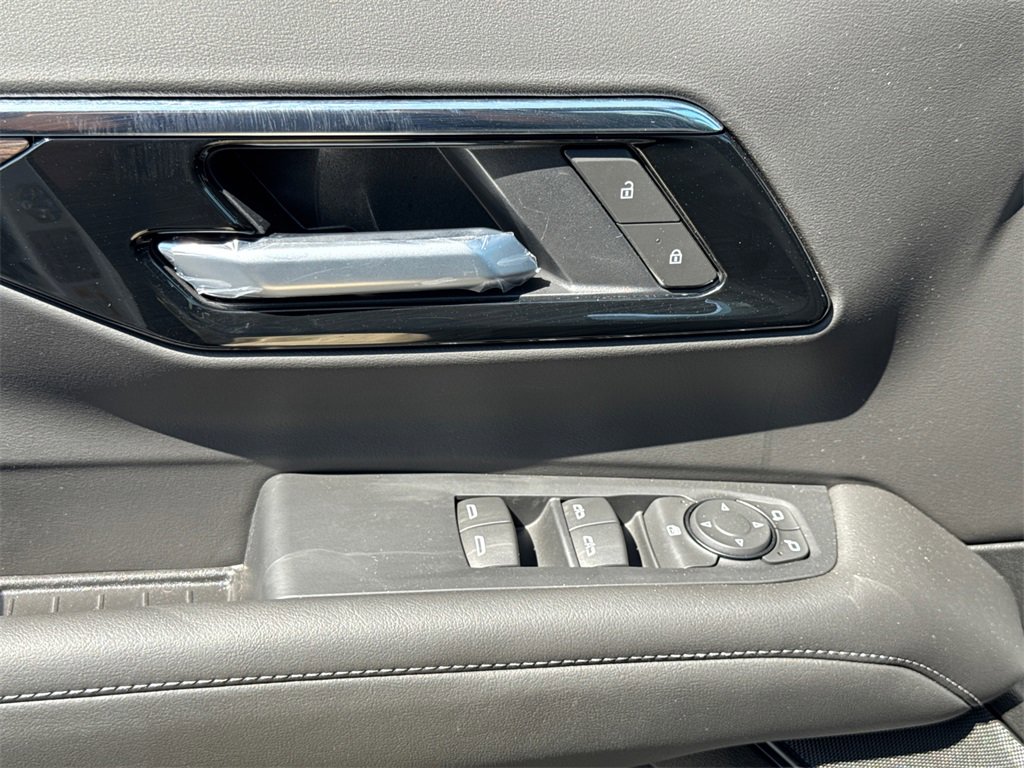2025 Chevrolet Tahoe LS photo 17