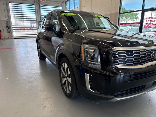 Used 2021 Black Copper Kia S image 3