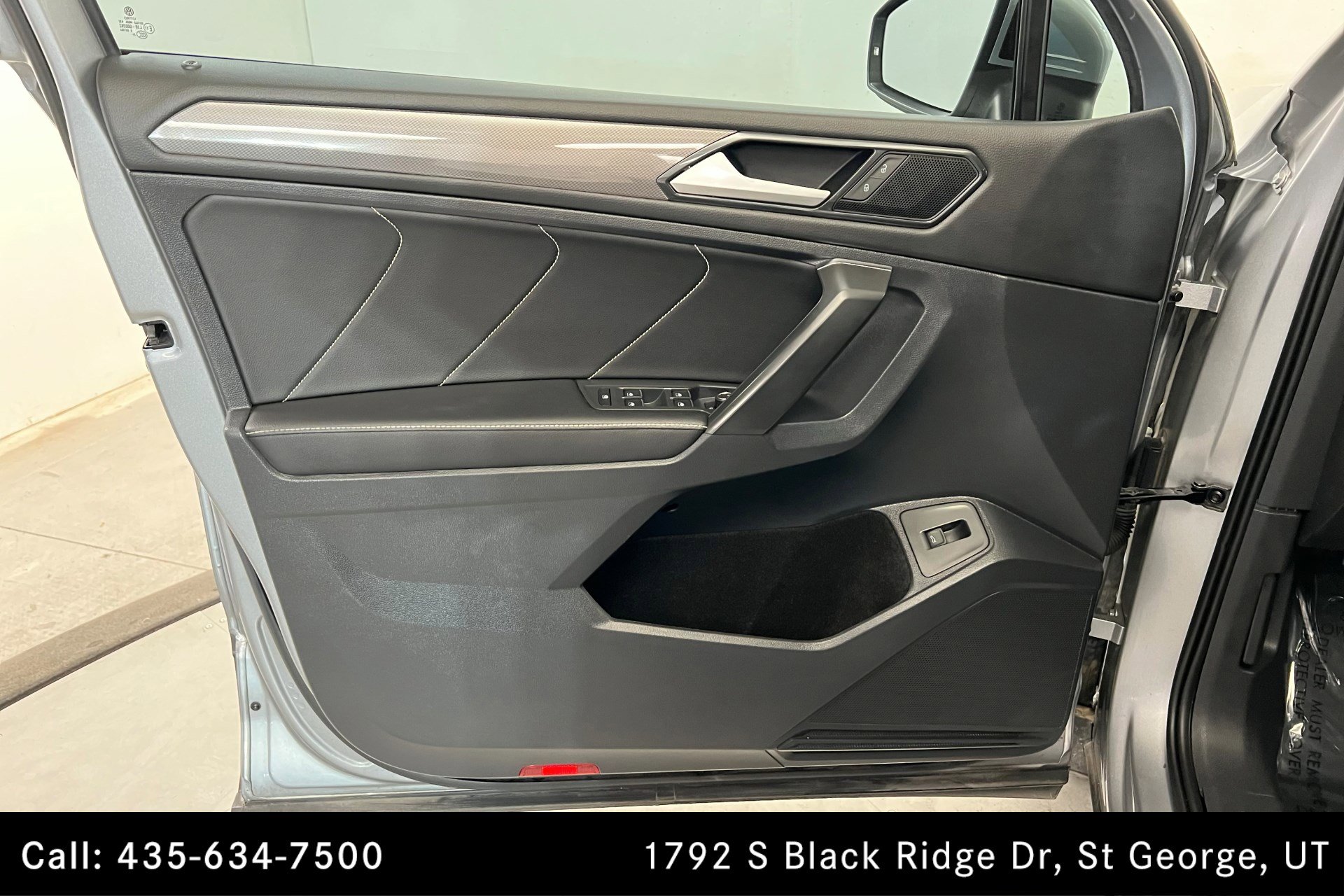 2022 Volkswagen Tiguan SE photo 14